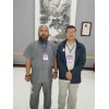 张温和大师与好友合影留念